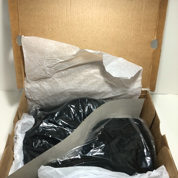 COPY - Booties black NIB size 7W ! - Picture 6 of 7